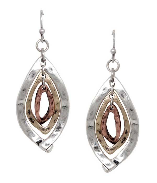 HAMMERED METAL TRIPLE MARQUISE EARRING